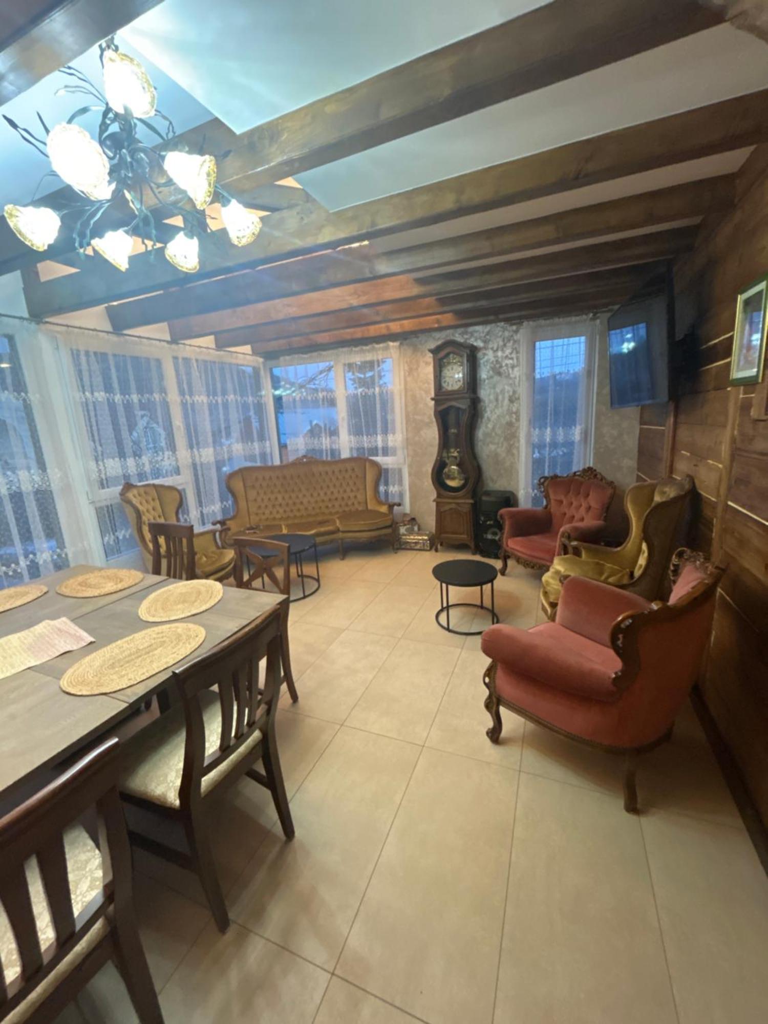 Отель Casa Cu Magnolii Пойениле-Изей Экстерьер фото