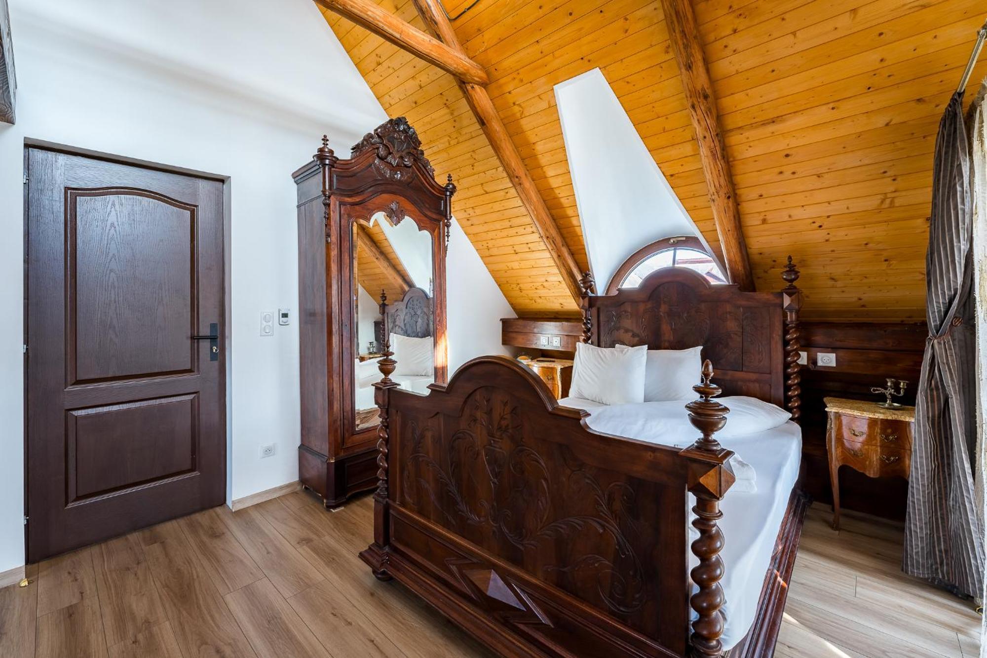 Отель Casa Cu Magnolii Пойениле-Изей Экстерьер фото